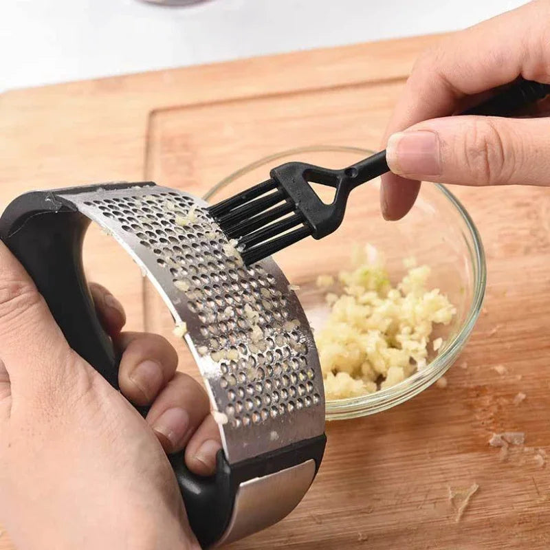 Stainless Steel Garlic Press Rocker & Mincer – Manual Garlic Crusher, Chopper & Squeezer Tool for Easy Garlic Paste, Ginger & Home Cooking